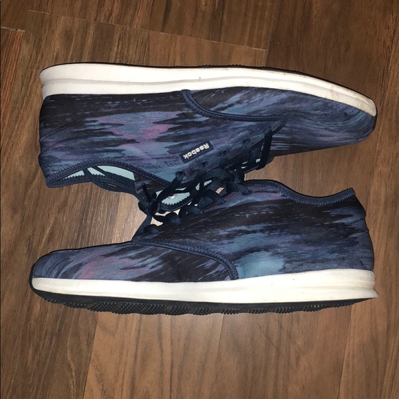 Brand new women’s Reebok shades of blue sneakers - Picture 3 of 8